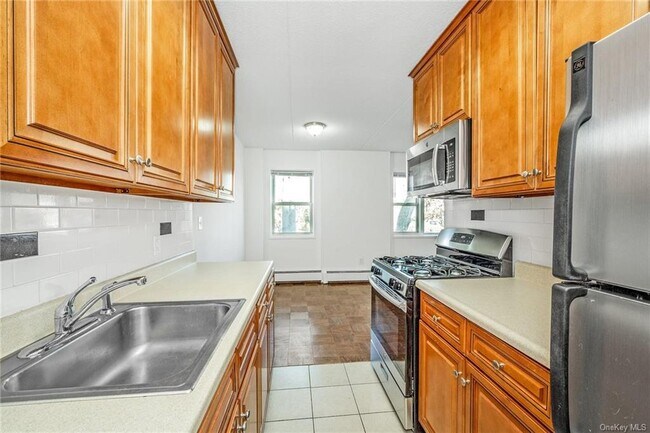 Foto del edificio - 740 Tuckahoe Rd