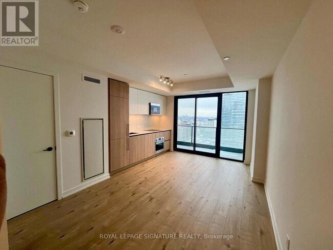 Building Photo - 35 Parliament St