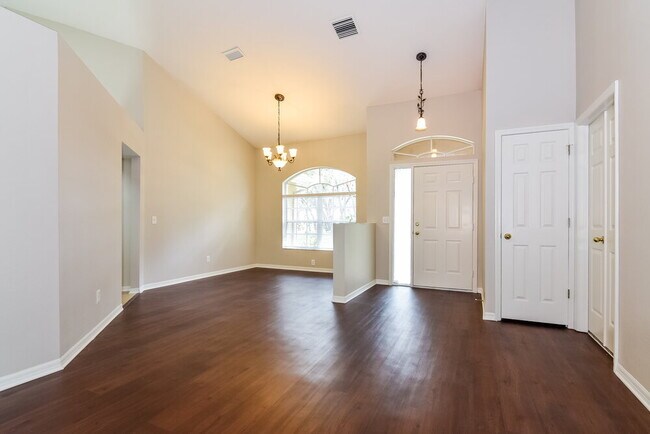 Foto del edificio - 2212 Kenwick Dr