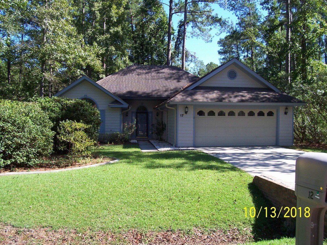 Primary Photo - 17 Bayberry Cir