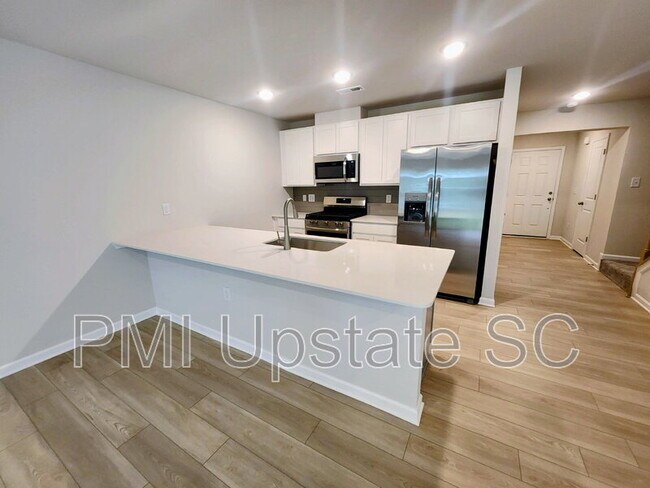 Foto del edificio - 810 Sandbach Rd