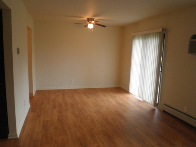Foto del edificio - Liberty Commons Townhomes and Apartments