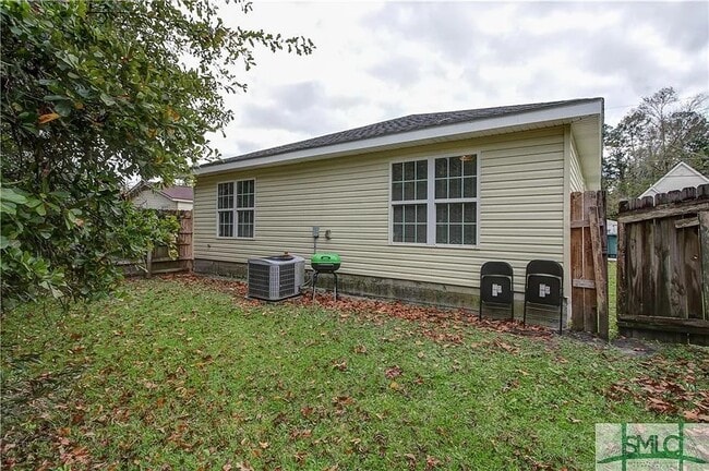 Building Photo - 1914B McLeod St