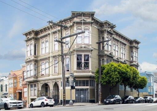 Primary Photo - 901 Oak St