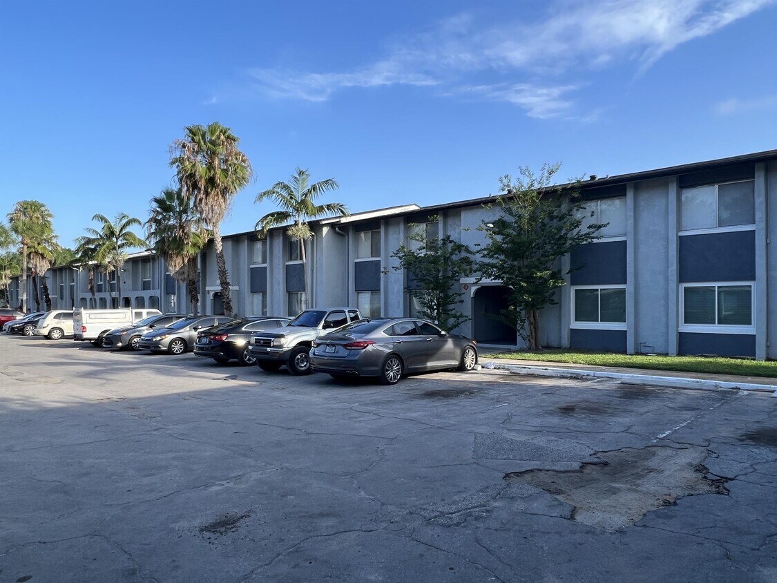 4771 S Texas Ave, Orlando, FL 32839 Townhouse for Rent in Orlando, FL