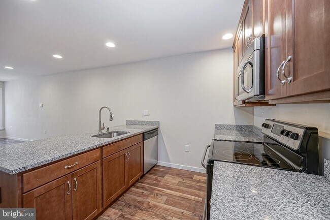 Building Photo - 140 S 46th St