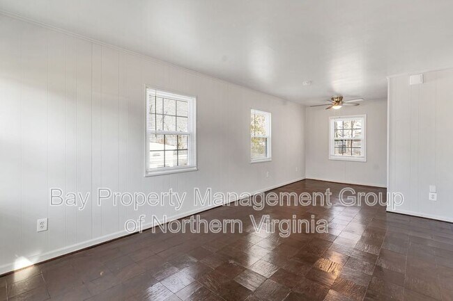 Building Photo - 7425 Paxton Rd