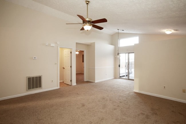 Building Photo - 105 Cobblestone Ct