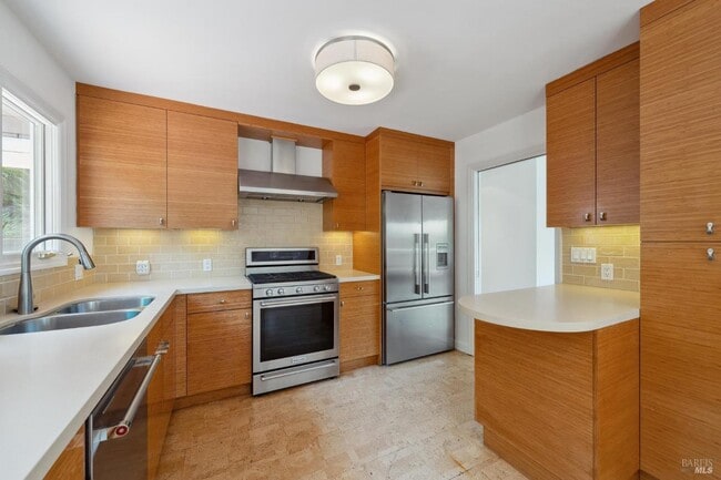 Foto del edificio - 125 Bayview Ave