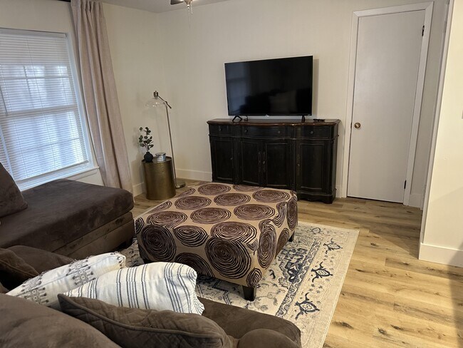 Foto del edificio - 2765 Tanglewood Dr