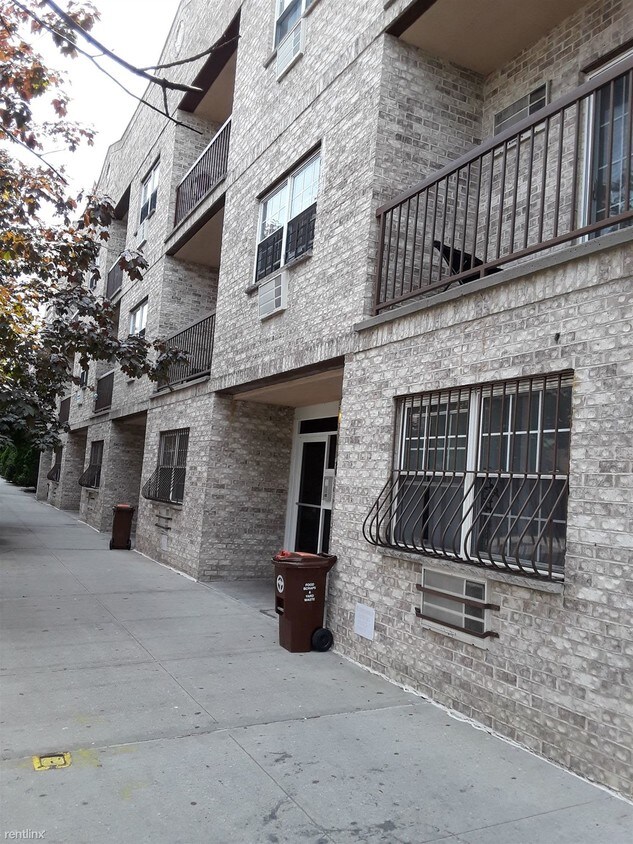 Building Photo - 2 br, 1 bath  - 1447 Doris St