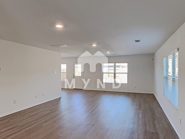Foto del edificio - 5233 Elrington Valley Ln