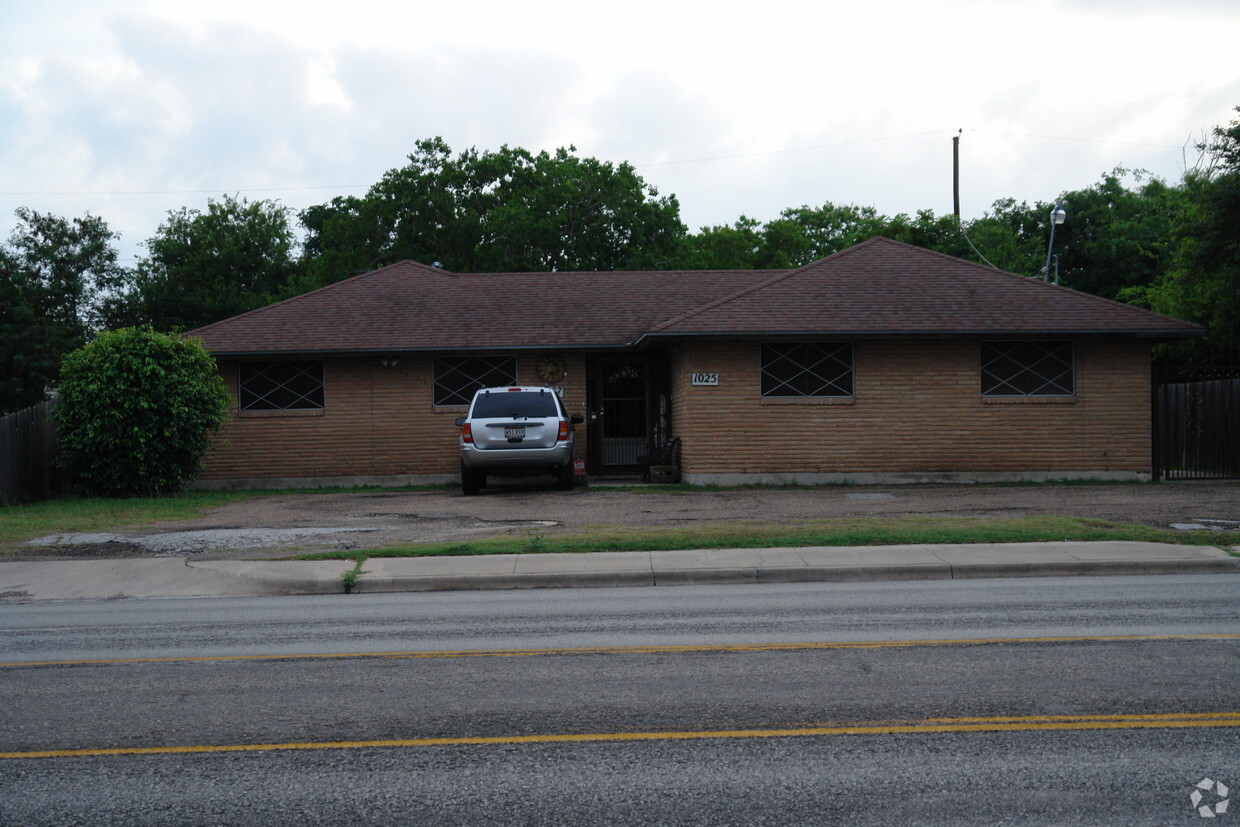Foto del edificio - 1025-1027 Airline Rd