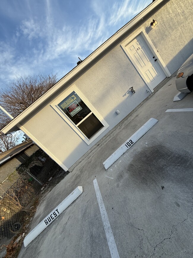 Foto del edificio - 11114 Baywood St