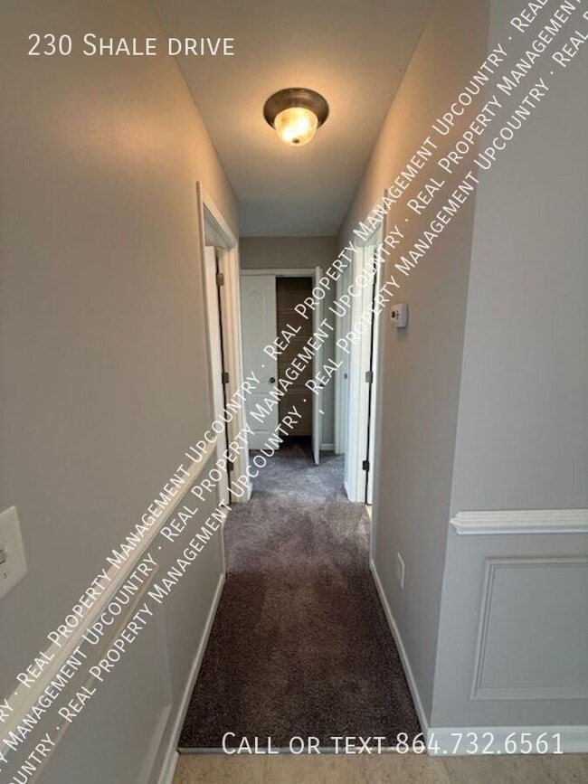 Foto del edificio - 230 Shale Dr