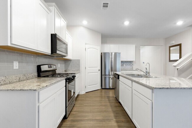 Foto del edificio - Spacious 5BR House in Oakwood