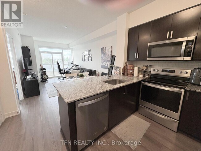 Photo du bâtiment - 1603-1603 Eglinton Ave W
