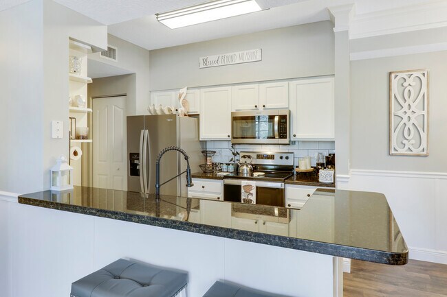 Foto del edificio - 3211 Myrtlewood Cir E