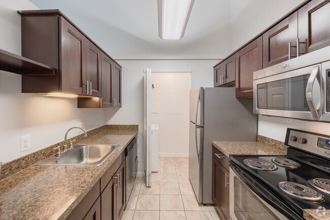 Dover - Kitchen - Pine Ridge Apartments