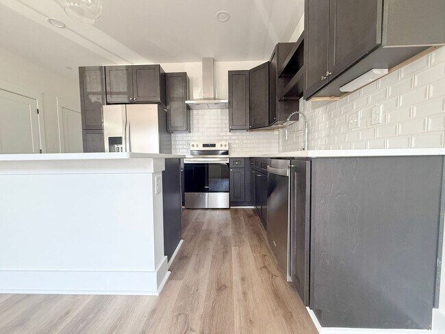 Building Photo - 3-Bedroom + Flex Room at Highbury