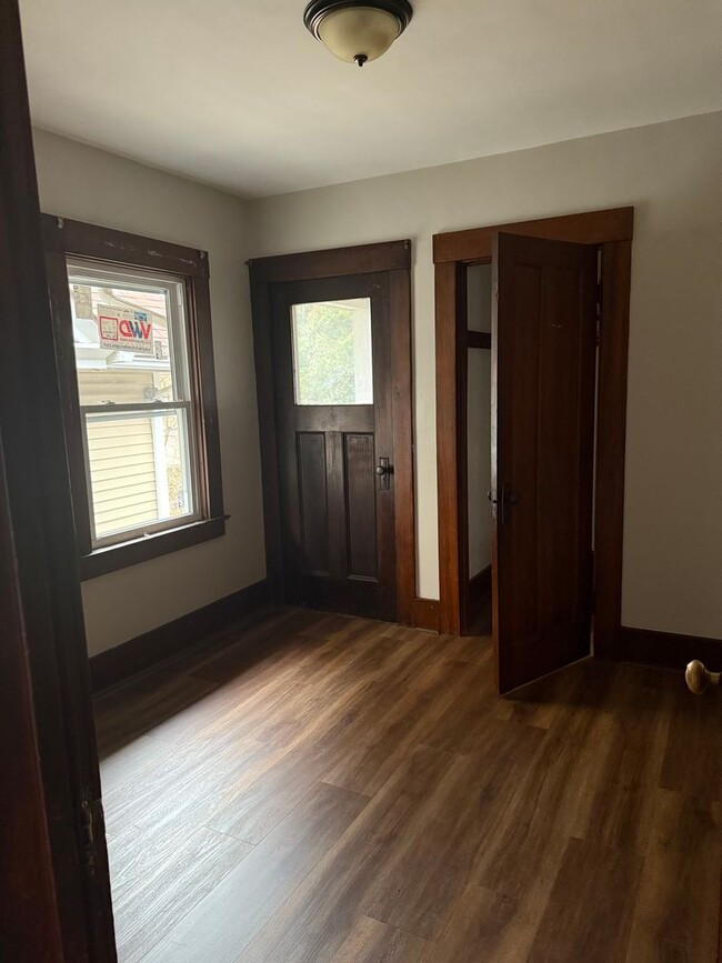 Building Photo - 3 Bedroom House Available