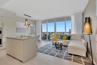 Building Photo - 4010 S Ocean Dr