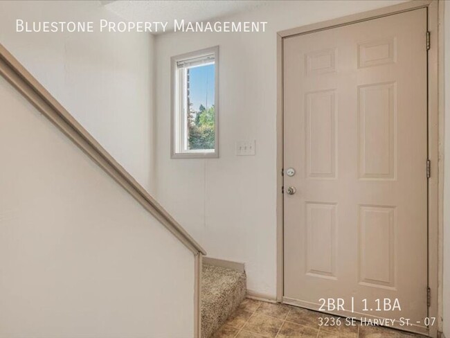 Foto del edificio - 3236 SE Harvey St