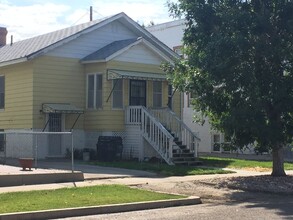 Building Photo - 335 S Park St