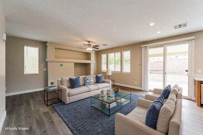 Foto del edificio - 9327 Wishing Creek Ave