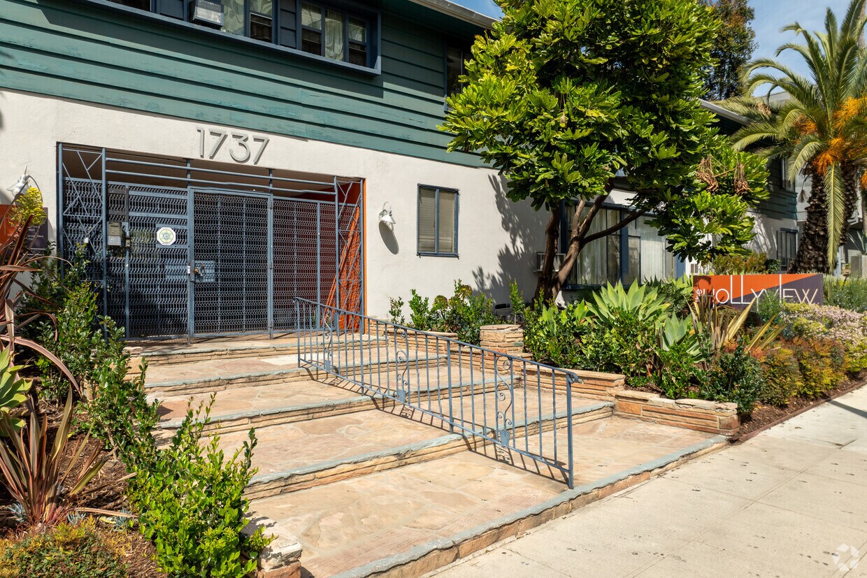 Hollyview Apartments - 1737 N Orange Dr Los Angeles, CA 90028 |  Apartments.com