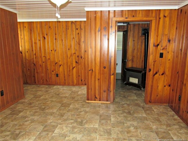 Foto del edificio - 1404 N Barker St