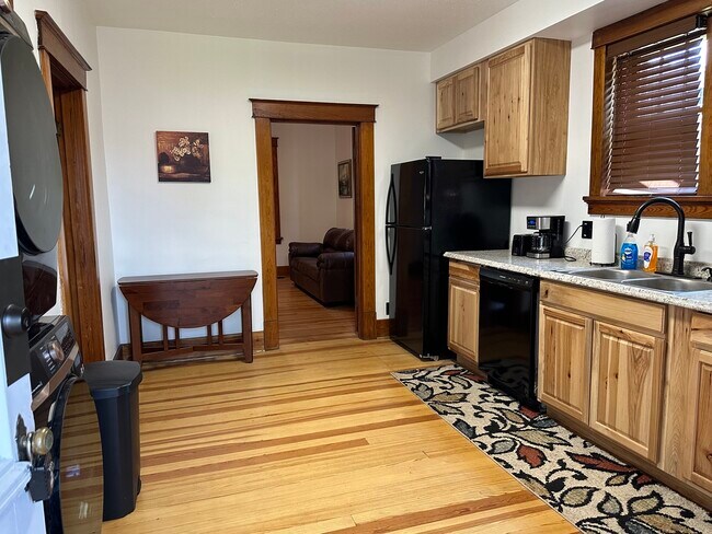 Foto del edificio - 726 E 5th St