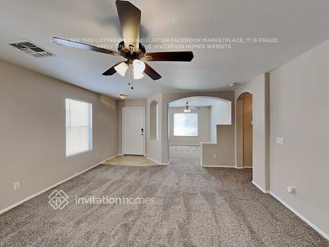Foto del edificio - 15440 W Gelding Dr