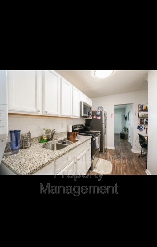Foto del edificio - 927 Fortress Ave SW