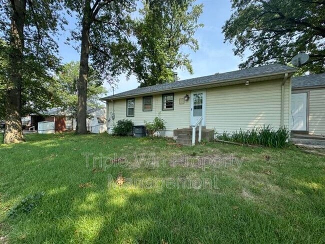 Building Photo - 10 Drummond Dr