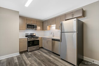 Building Photo - 6904 W Gunnison St