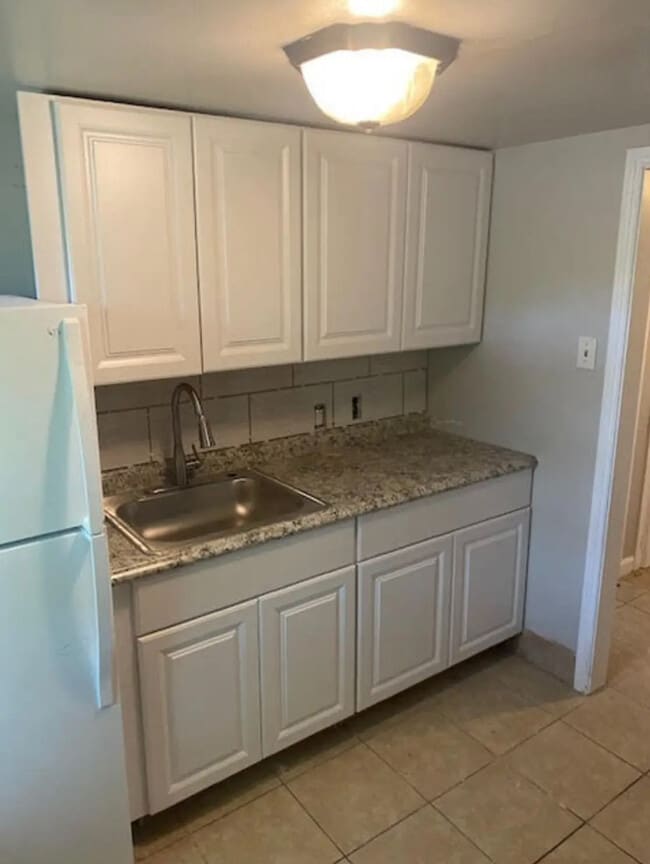 Building Photo - 719 S Jefferson St