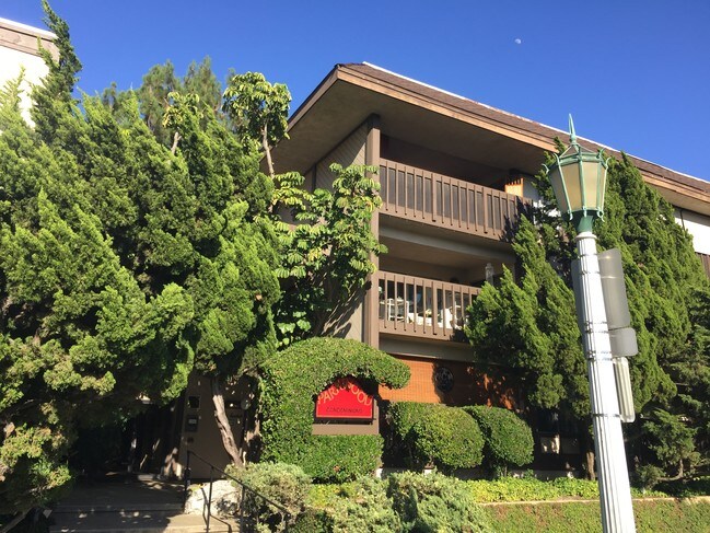 Foto del edificio - 500 S Oak Knoll Ave