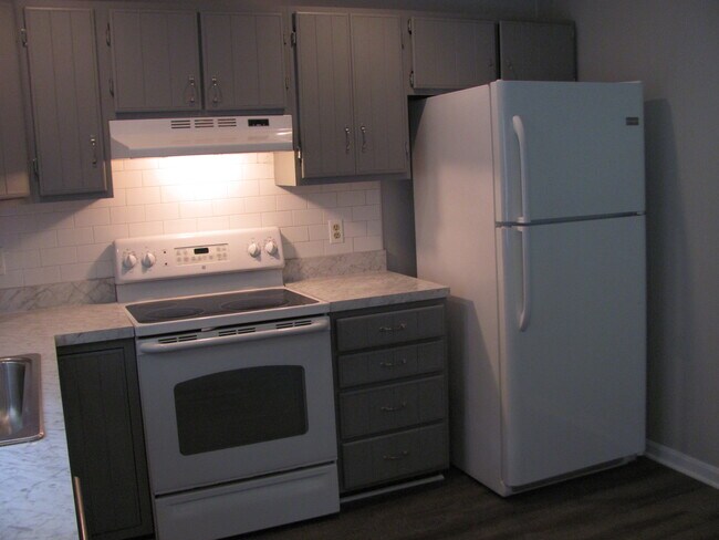 Building Photo - 5133 Kenwood Ct