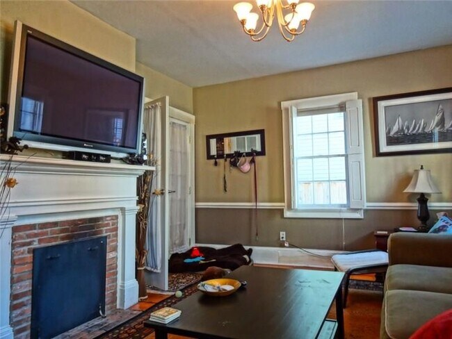 Building Photo - 61 Church St