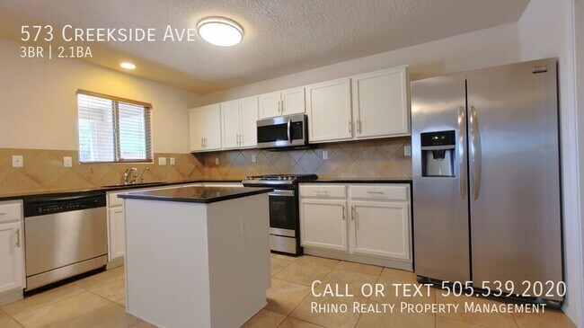 Foto del edificio - 573 Creekside Ave SW