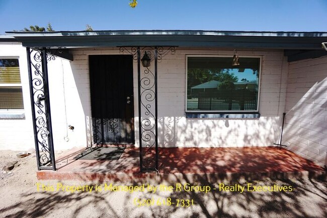 Building Photo - Adorable Home is on a Large Corner Lot