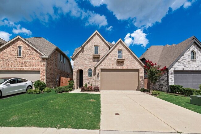 Building Photo - Beautiful 5 bedroom 3 full bath home in the heart of Heartland!