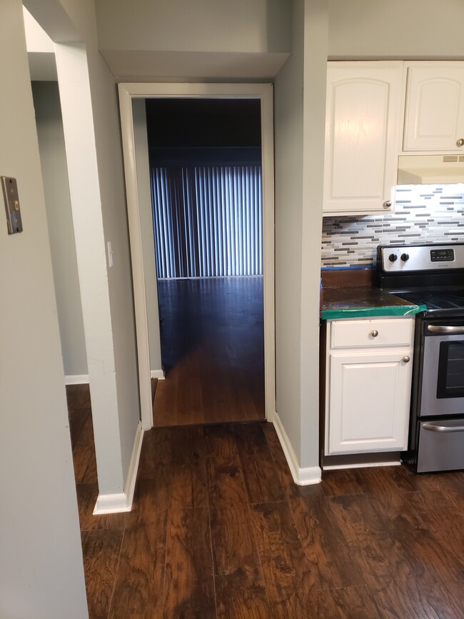 Building Photo - 3832 Twin Lakes Ct
