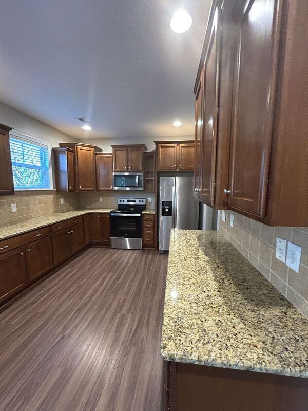 Foto del edificio - 3044 Scottcrest Way
