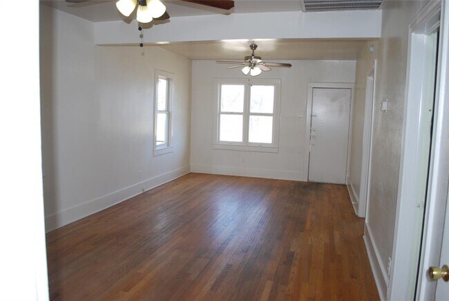 Foto del edificio - 4722 Depew Ave