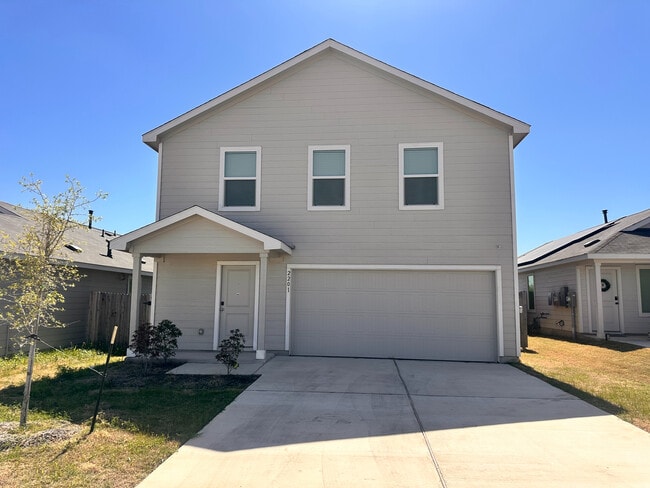 Building Photo - Room in House on Willkomen Way