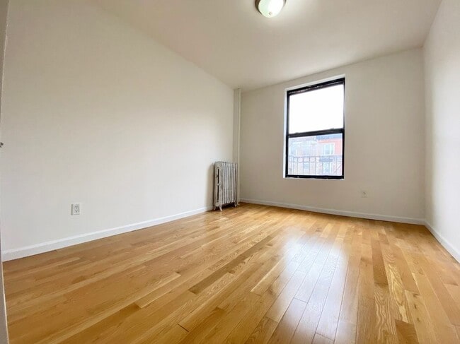 Building Photo - 395 Saint Johns Pl