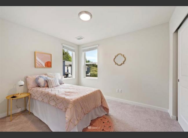 Foto del edificio - 4912 Courtyard Ln