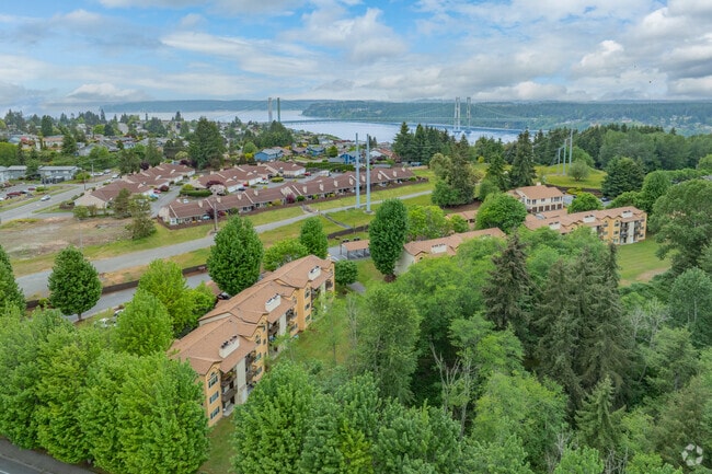 Building Photo - Lawn Courte Apartments